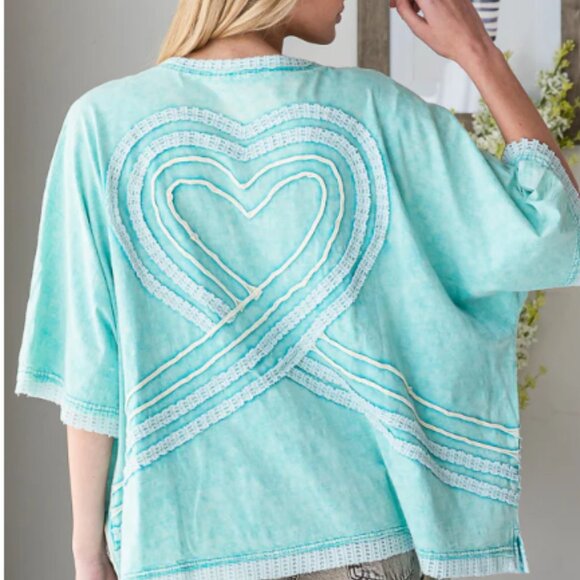 OHAqua Oli and Hali Aqua WASHED CONNECTIVE HEARTS V NECK TOP - Picture 4 of 4